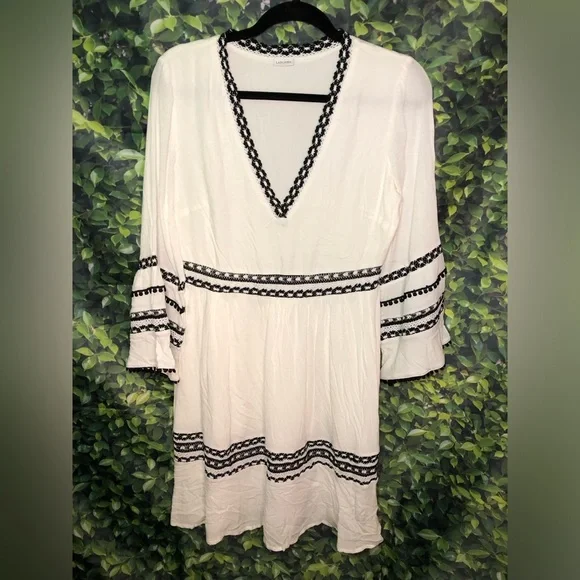 White Dress with Black Trim - Picture 7 of 16